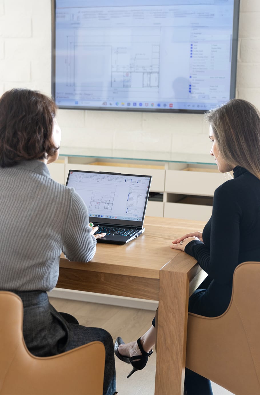 3D design software used during design consultation with California Closets